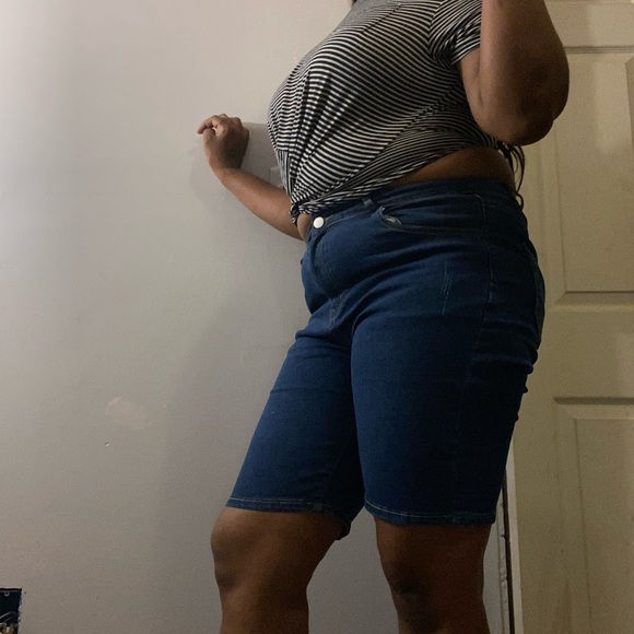 Bermuda -Premium Mid length Jean Shorts - Picture 5 of 9